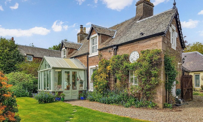 Crieff Cottage | 1 bedroom accommodation in Crieff