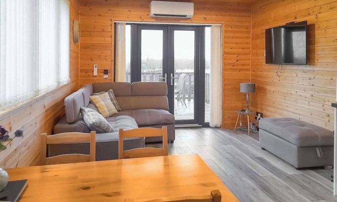 Ely Ski Chalet | 1 bedroom accommodation in Ely