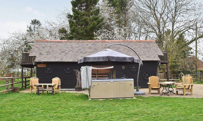 Elmsted Cottage | 1 bedroom accommodation in Stelling Minnis, near Canterbury