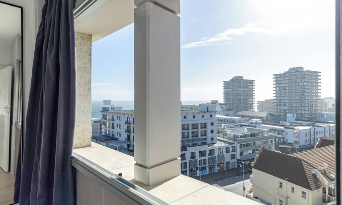 Three Anchor Bay Apartment | 1 Bedroom Apartment, Seapoint, Cape Town