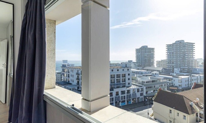 Three Anchor Bay Apartment | 1 Bedroom Apartment - Seapoint