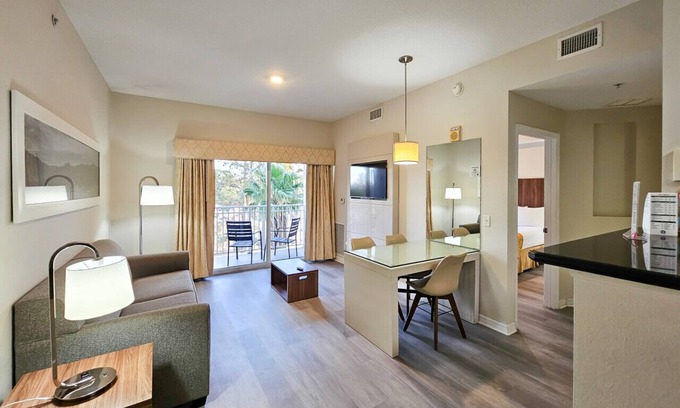 Florida Center Apartment | 1 Bedroom Apartment @ The Point Hotel and Suites