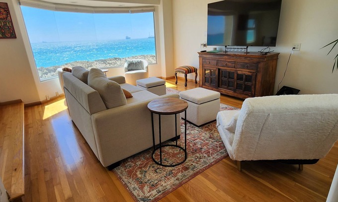 Peninsula Apartment | 1 bedroom apartment with amazing ocean views