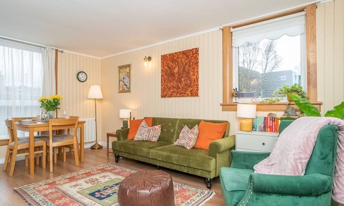 Cramond Bridge Apartment | 1 Bedroom Beachside Apartment Edinburgh | Pass the Keys