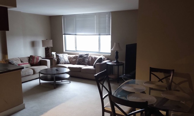 Northeast Kansas City Condo | 1 Bedroom condo Downtown Kansas City at the metropolitan