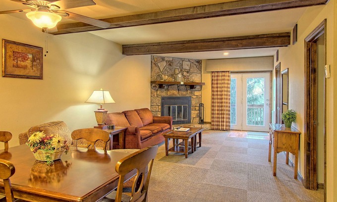 Sugar Mountain Apartment | 1-Bedroom Condo w/Fireplace in Sugar Mountain