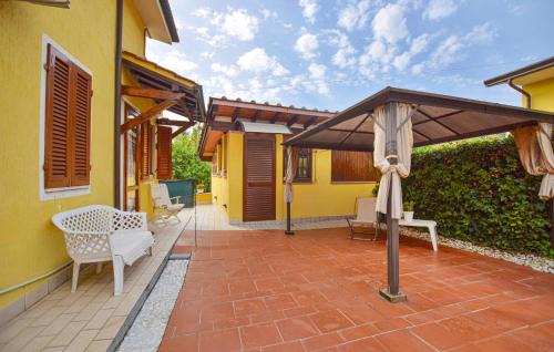Massarosa Apartment | 1 Bedroom Cozy Apartment In Massarosa