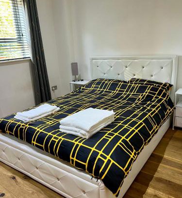 Camden Town Apartment | 1 Bedroom Flat In Central London-Camden Town Station