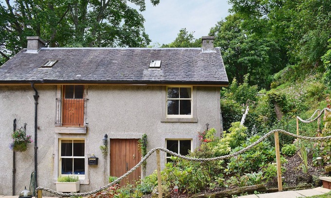Cove Cottage | 1 bedroom accommodation in Cove near Helensburgh