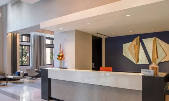 Radnor - Fort Myer Heights Apartment | 1-Bedroom in Arlington Featuring Modern Gym & Climate Control