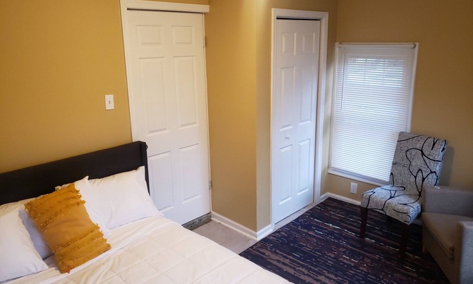 Seat Pleasant Bed & Breakfast | 1-bedroom in Capitol Heights near Washington DC & metro train station