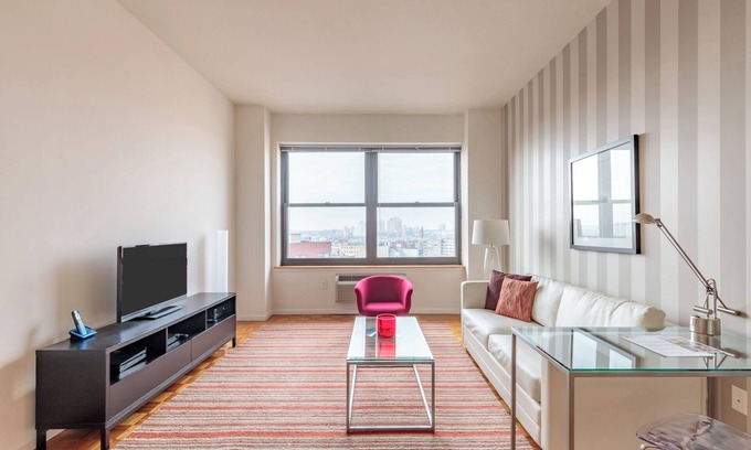 The Waterfront Apartment | 1 Bedroom in the Heart of Downtown Jersey City