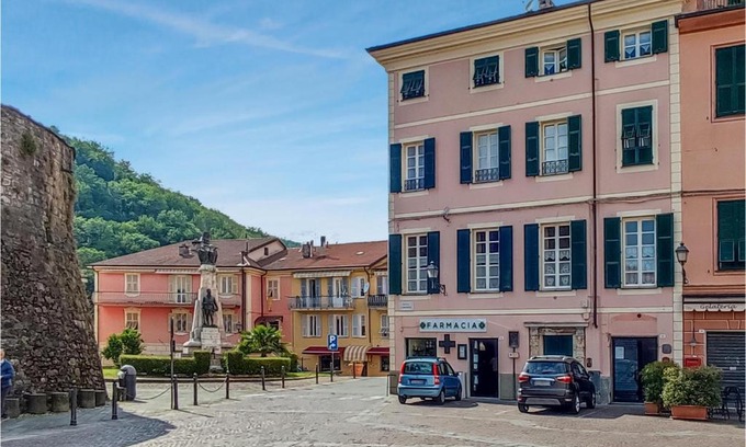 Varese Ligure Apartment | 1 Bedroom Lovely Apartment In Varese Ligure