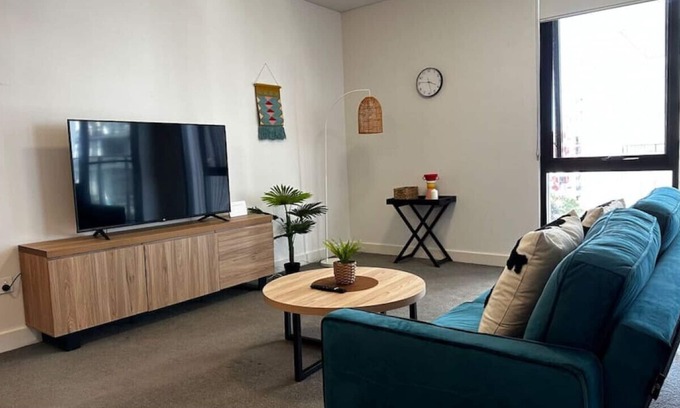 Wentworth Point Apartment | 1 Bedroom Modern APT with Rooftop Pool