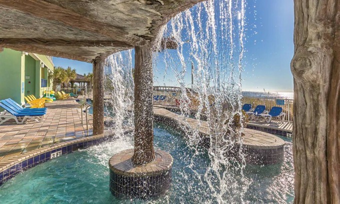 Cherry Grove Beach Resort | 1 Bedroom Oceanfront Condo at Towers on the Grove Resort