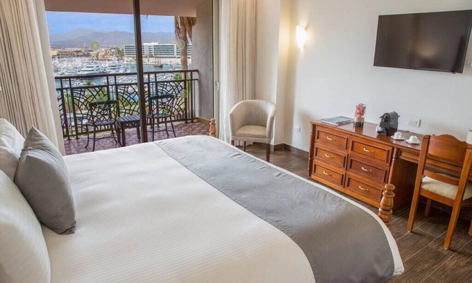 Centro Resort | 1 Bedroom Sandos Finisterra Cabo