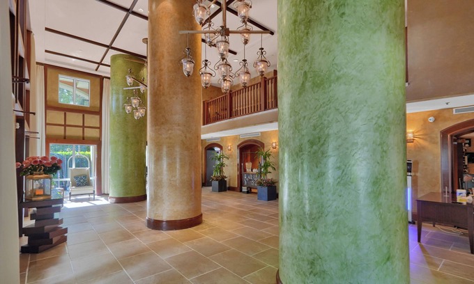 Coconut Grove Apartment | 1 Bedroom Steps to Marina and CocoWalk