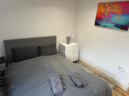 Hammersmith Broadway Apartment | 1 Bedroom studio London S8