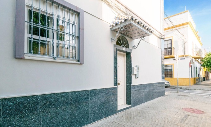 Cerro del Aguila Apartment | 1 bedroom stunning apartment in Sevilla