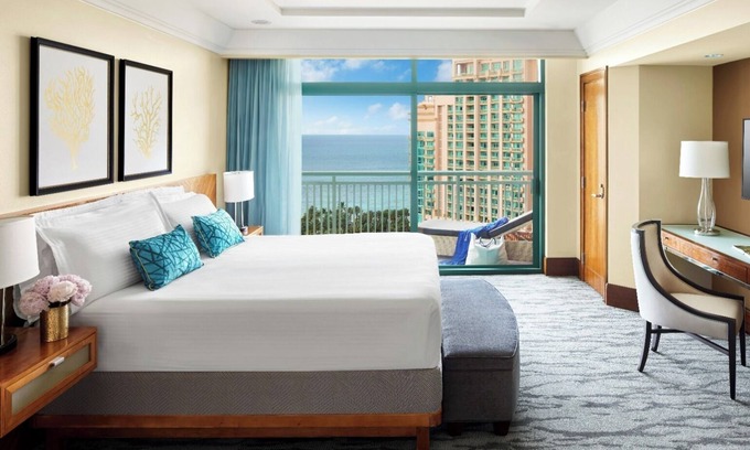 Paradise Island Resort | 1 Bedroom Suite Ocean View - 1 King bed - 974 Sq Ft - Max Occupancy: 4 Guests