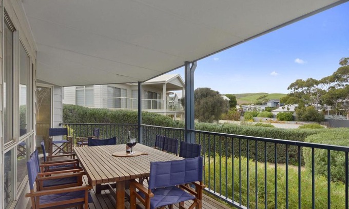 Carrickalinga House | 1 Bennett Court
