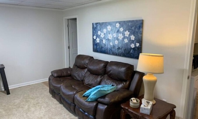 Sanford House | 1 BR Apartment near 15/501/1n