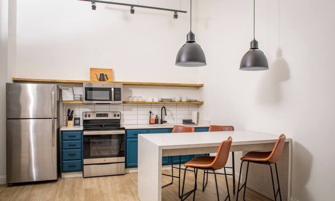 South Main Historic District Apartment | 1-BR Apt in Boutique Hotel Downtown