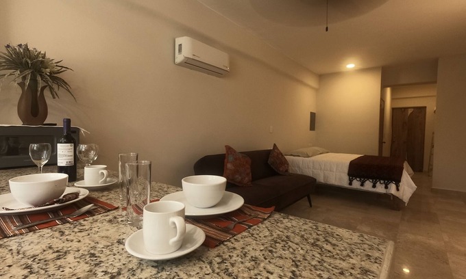 R Apartment | 1 BR equipped kitchen - pool and 5 min walk to sea!