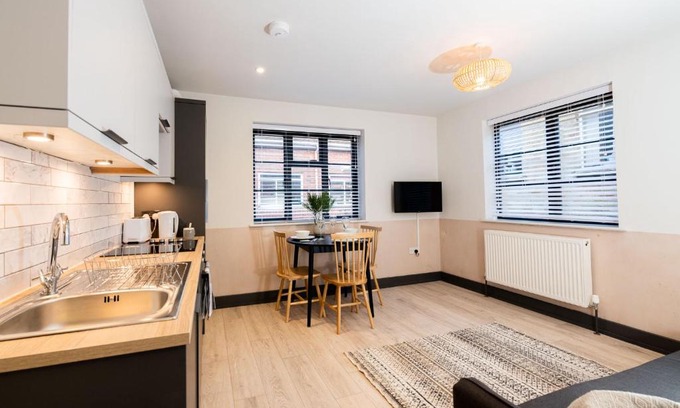 Salisbury Apartment | 1 Castle Mews