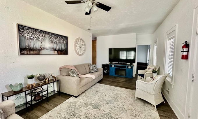 Midland House | #1 Charming 5BR 1BA Home in Midland – Comfort, Convenience & Great Location!