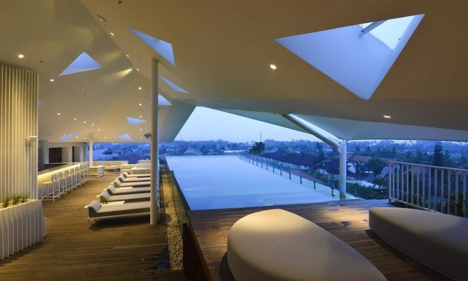 Seminyak Hotel | 1 Deluxe Room With Jacuzzi