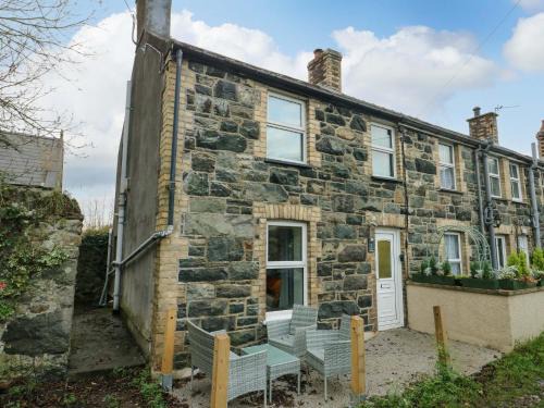 Dinas House | 1 Dinas cottages