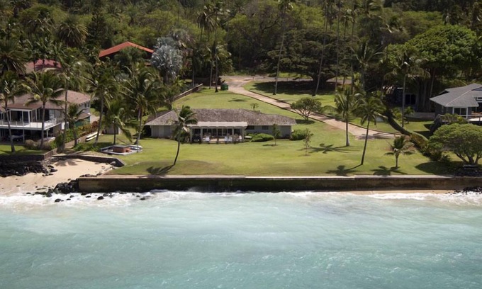 Kahului House | #1 Family & Windsurf Friendly Private Sandy Beachfront Home on North Shore