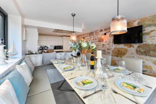 Mynytho House | 1 Fron Dirion