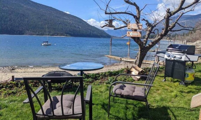 Nelson House | #1 Getaway Cabins Water Front