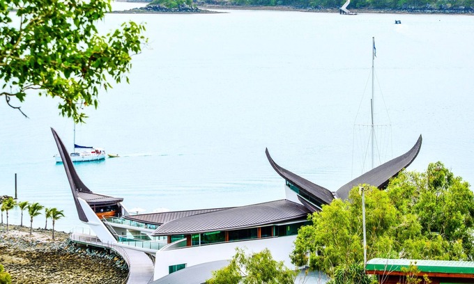 Hamilton Island House | 1 Heliconia Ocean View 3 Bedroom House Near Marina With Golf Buggy