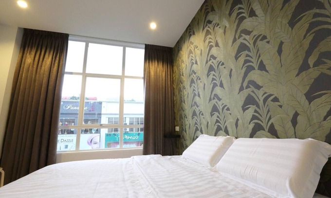 Bandar Tun Razak Hotel | 1 Hotel Taman Connaught