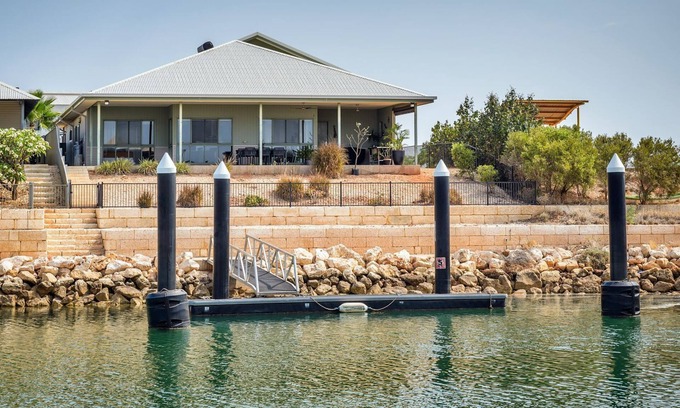 Exmouth House | 1 Kestrel Place - Beautiful Pet-Friendly Marina Home with a Private Jetty