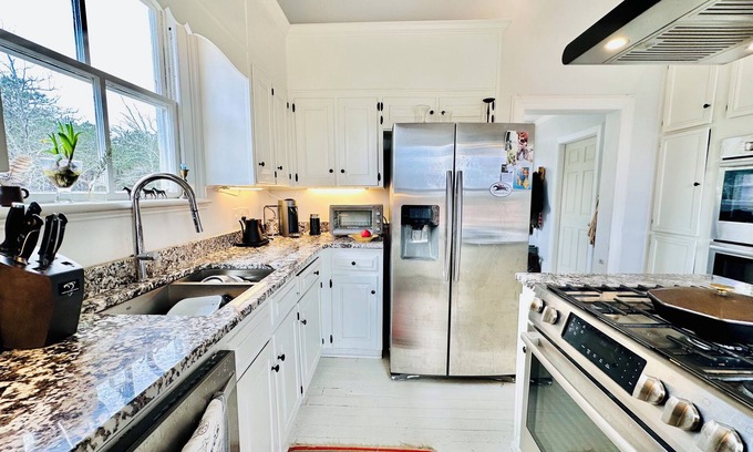 Wagener Other | 1 Large Bedroom/En-Suite in Charming 2-Bedroom Antique Farmhouse Wagener, SC