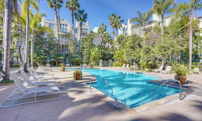 Airport Area Condo | < 1 Mi to Airport: Luxury Condo in Irvine!