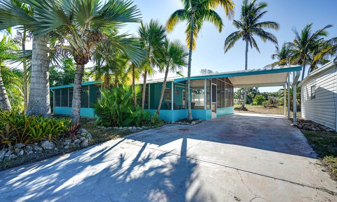 Bokeelia House | 1 Mi to Boat Ramp: Bokeelia Home w/Screened Patio