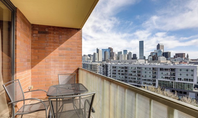 Lincoln Park Condo | < 1 Mi to Downtown Denver: Condo w/Pool Access!