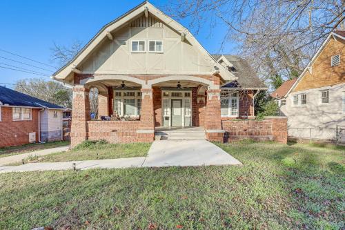 Macon House | 1 Mi to Dtwn Welcoming Macon Home with Yard