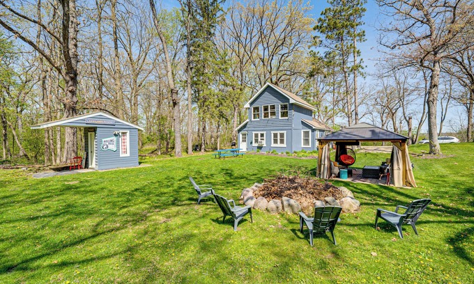 Lake Geneva Cottage | 1 Mi to Lake Geneva: Cottage w/On-Site Hiking