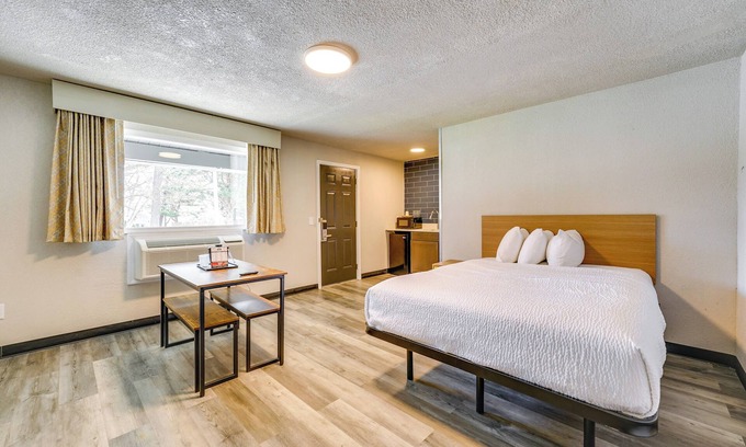 Port Huron Apartment | 1 Mi to Lake Huron Beaches: Quiet Studio Apartment
