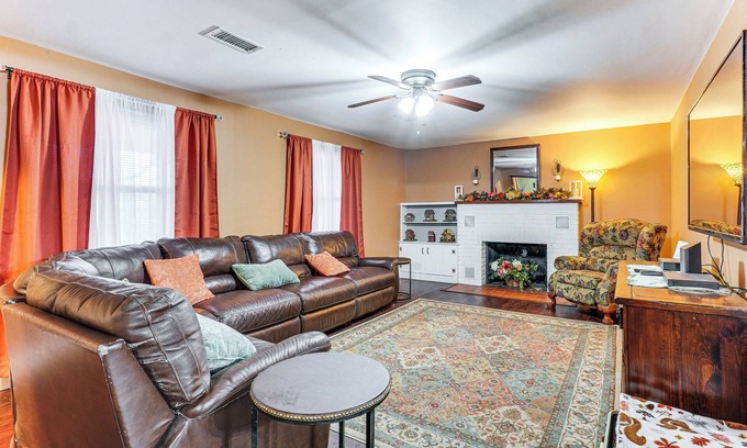 Berryville House | < 1 Mi to Main St Berryville: Spacious Family Home
