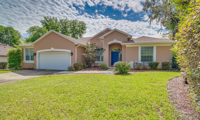 Dunnellon House | 1 Mi to Rainbow Springs State Park: Home w/Lanai!