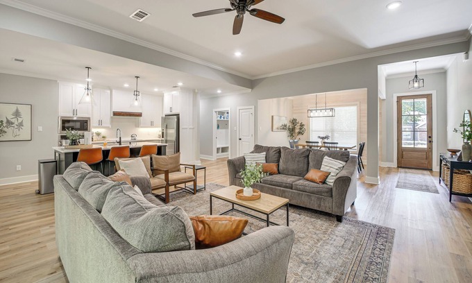 Jones Mills House | < 1 Mi to Lake Catherine: Home in Gated Community!