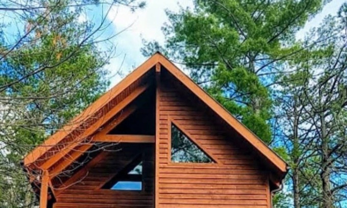Bear Den Cabin | 1 mile to Blue Ridge Parkway Cabin with Hot Tub