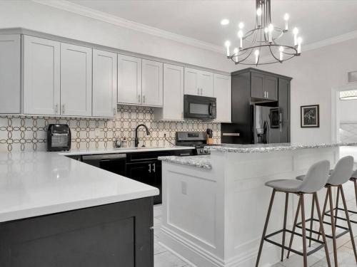 Tampa Heights Villa | 1 Mile to Downtown Free Parking